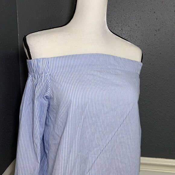 Francesca’s Iris off the shoulder striped stop - Picture 2 of 5